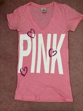 PINK Graphic V-Neck Tee in Pink with White Logo Size Xs